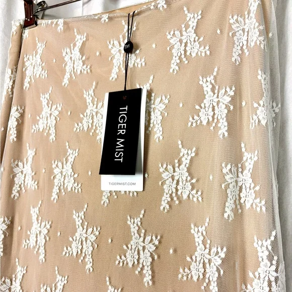 NWT Tiger Mist Karolina White Lace and Nude Maxi Skirt - Picture 3 of 6